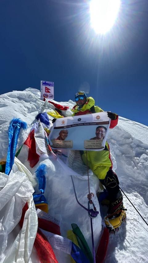 Samagau girl scales Manaslu at 22